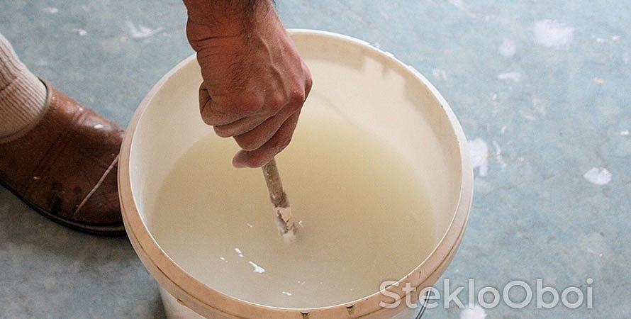 Приготовление клея для обоев